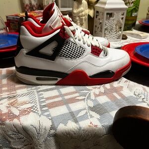 Jordan 4 Fire Red